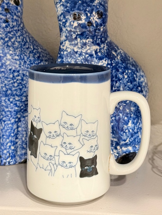 Vintage Other - Vintage OTAGIRI Blue and White Stoneware Cat Pattern Mug